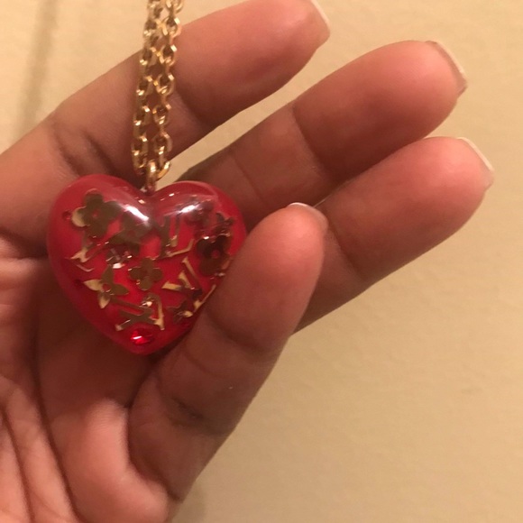 💕💯 Auth LV Red Heart Inclusion Necklace💕 - Picture 6 of 8